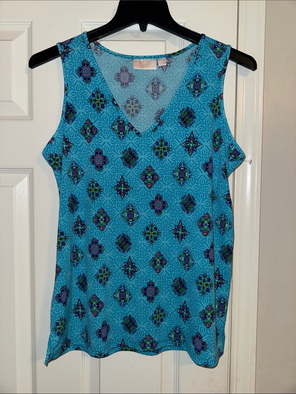 Belle by Kim Gravel Turquoise Geometric V-Neck Tank